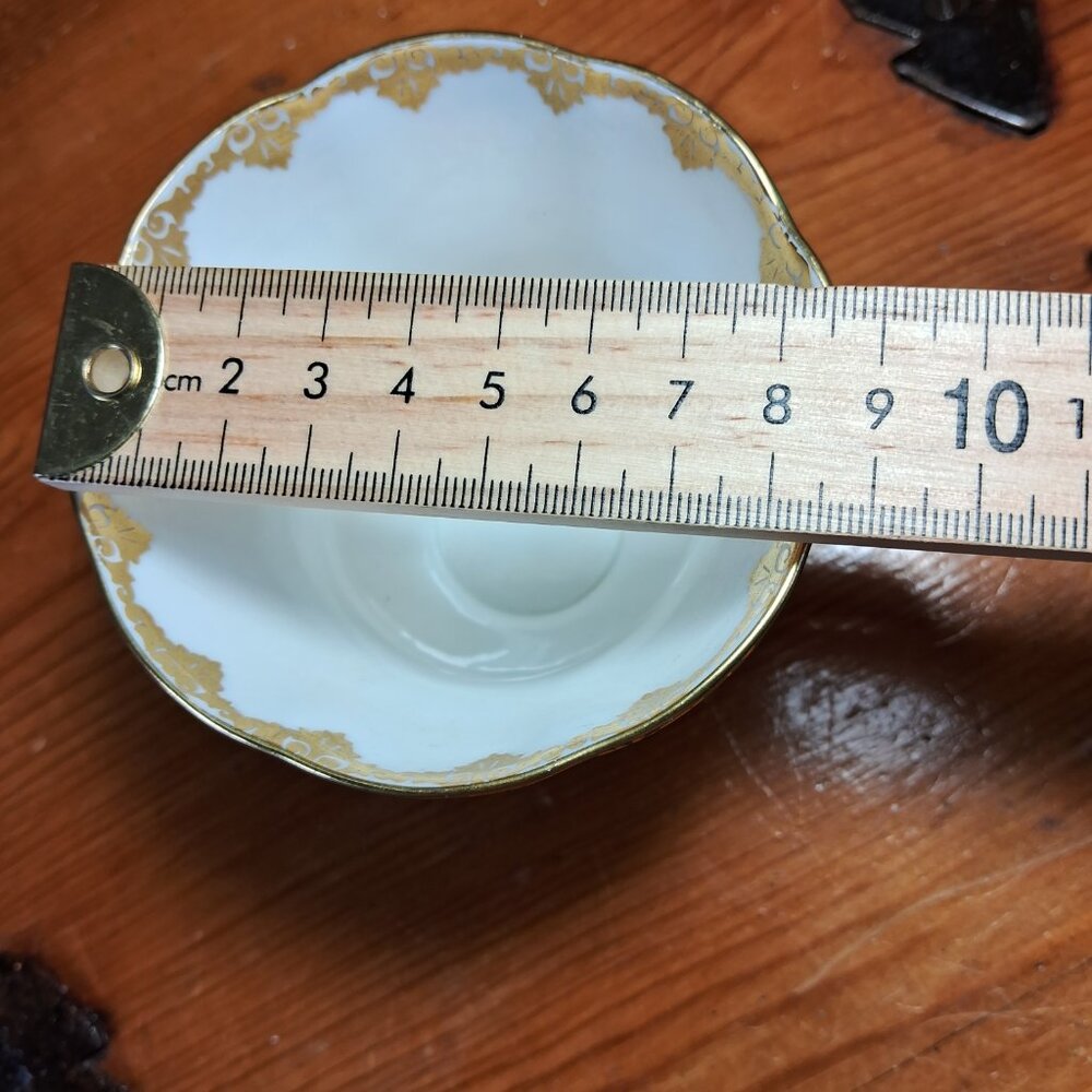 Vintage Royal Albert Consort Series Green, gold and white teacup and saucer - Picture 6 of 6